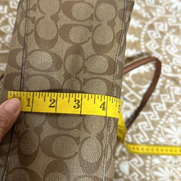 - Coach Brown Signature Tote - Picture 15 of 16